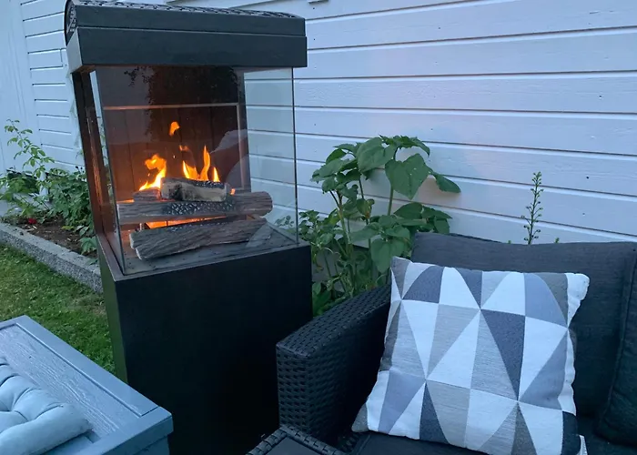 With Sauna Near Rough Mountains, Myrvn 4 *
