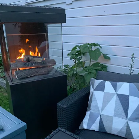 With Sauna Near Rough Mountains, Myrvn 4 *